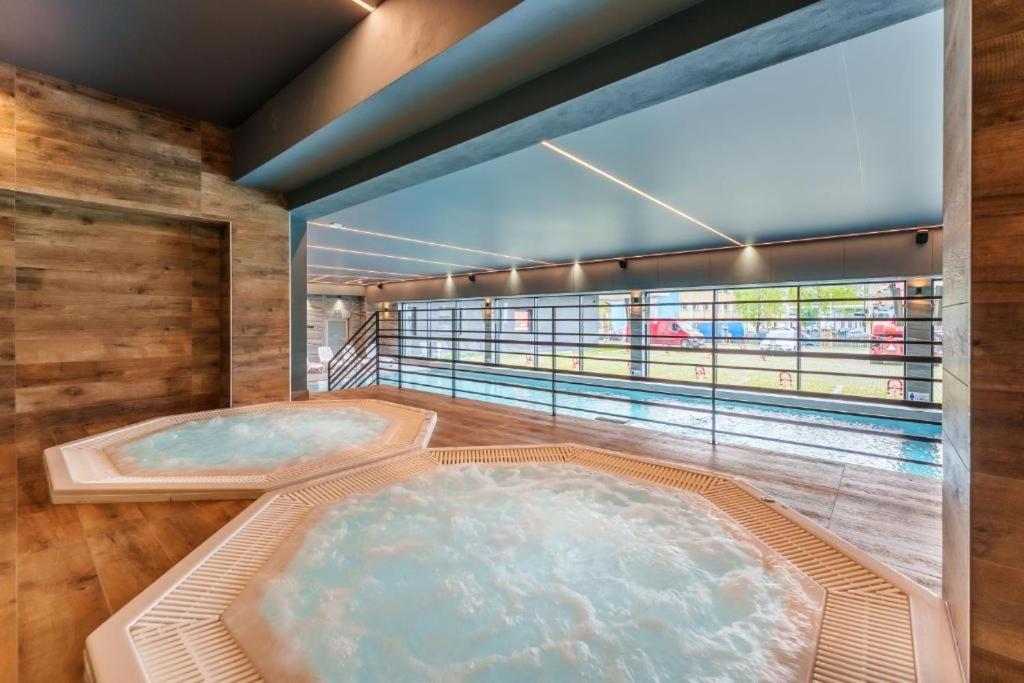214 Kasprowicza 20b Basen, Sauny,fitness
